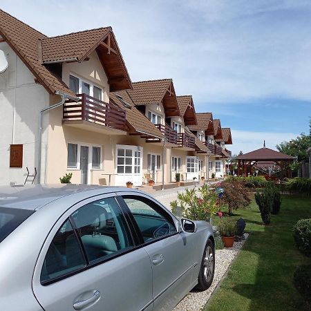 Petrovics Apartmanhaz 1 Buk Exterior photo