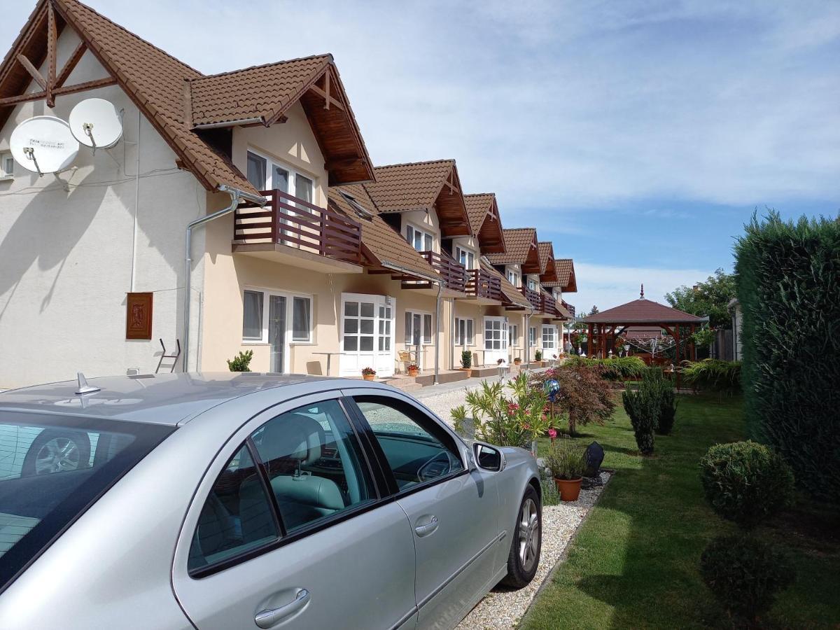 Petrovics Apartmanhaz 1 Buk Exterior photo