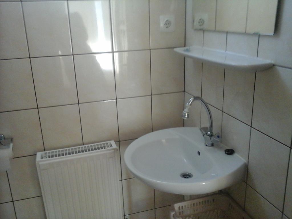 Petrovics Apartmanhaz 1 Buk Exterior photo