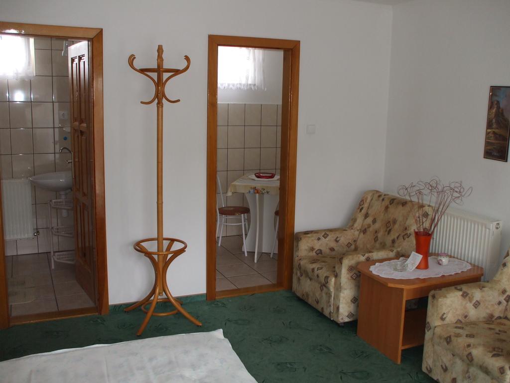 Petrovics Apartmanhaz 1 Buk Exterior photo